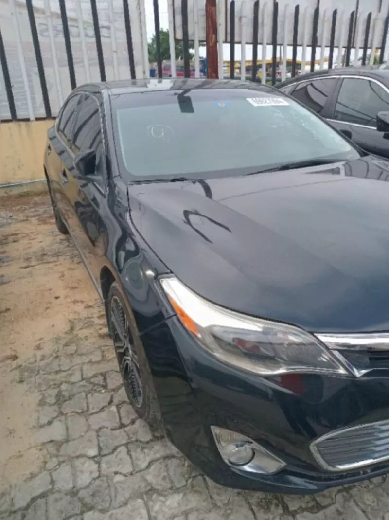 Toyota Avalon - 2015