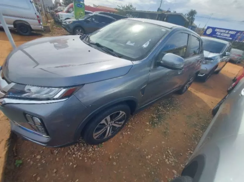 Mitsubishi Outlander Sport   - 2021