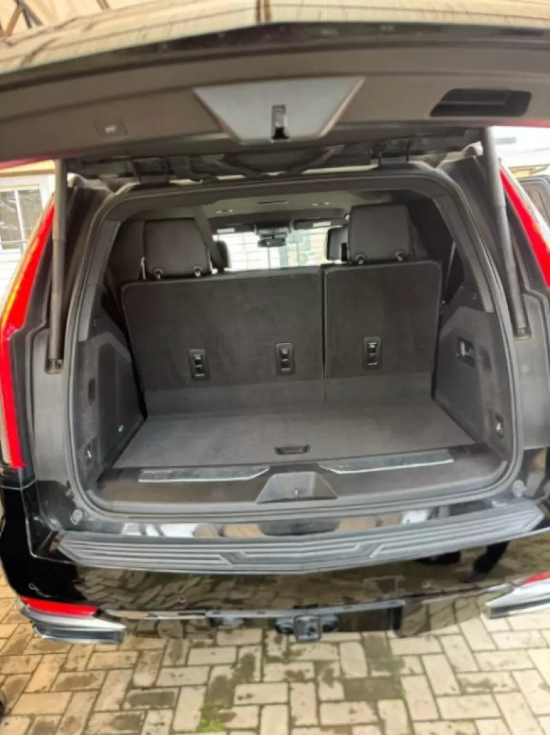 Cadillac Escalade   - 2021