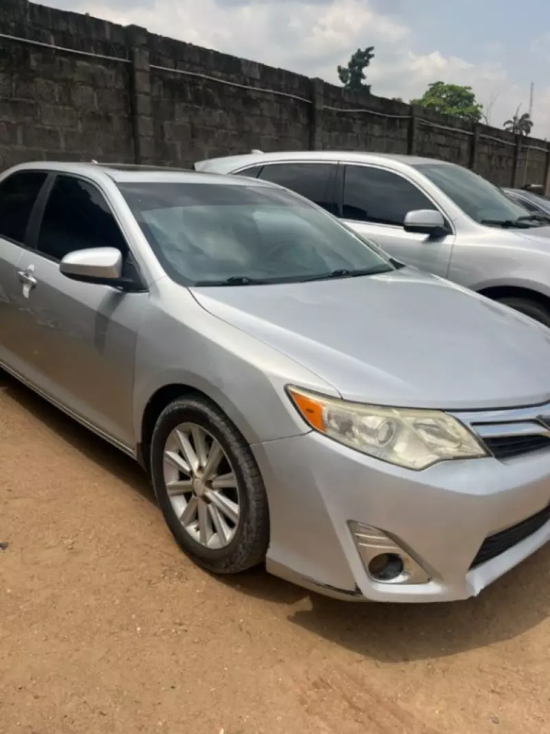 TOYOTA Camry   - 2012