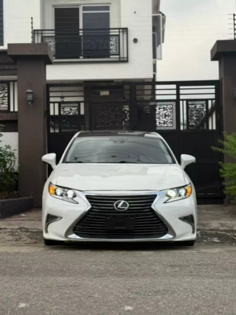 Lexus ES 350   - 2016