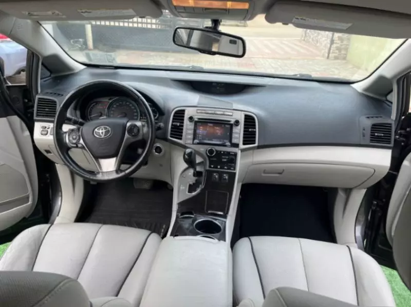 Toyota Venza   - 2015