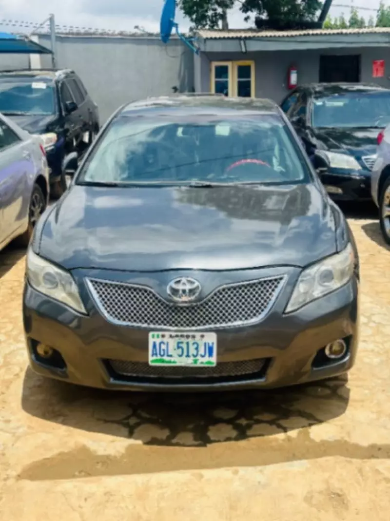 TOYOTA Camry   - 2011