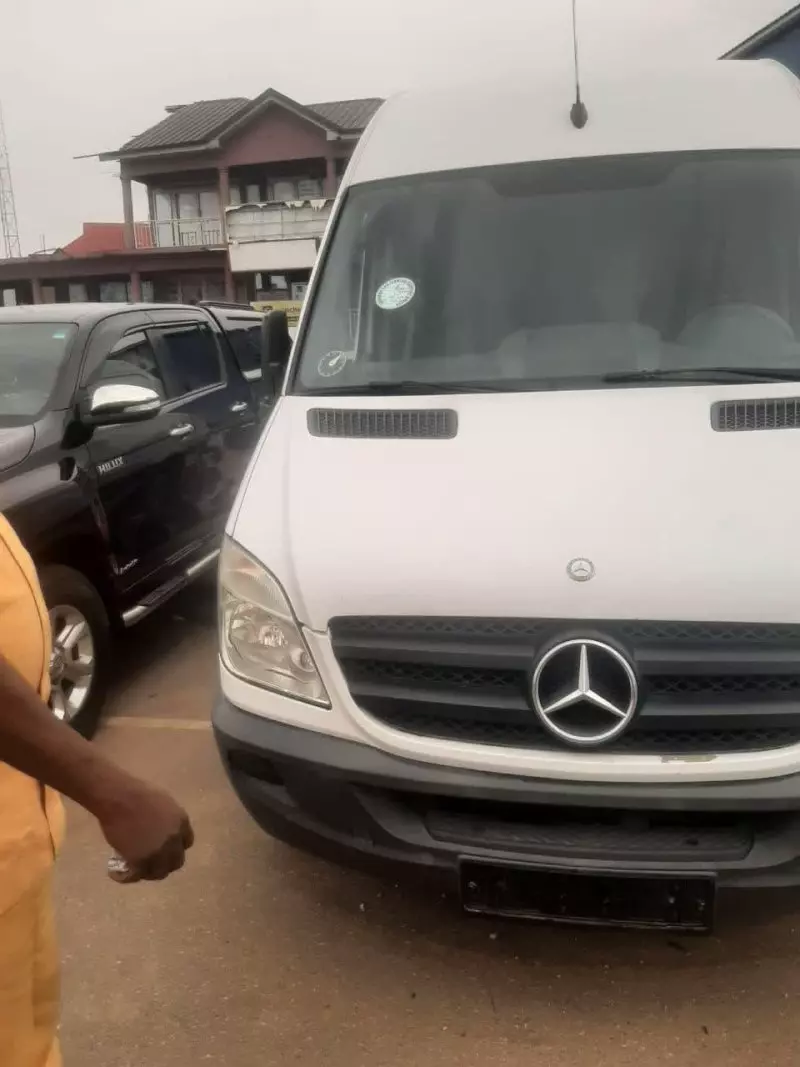 Mercedes-Benz Sprinter   - 2010