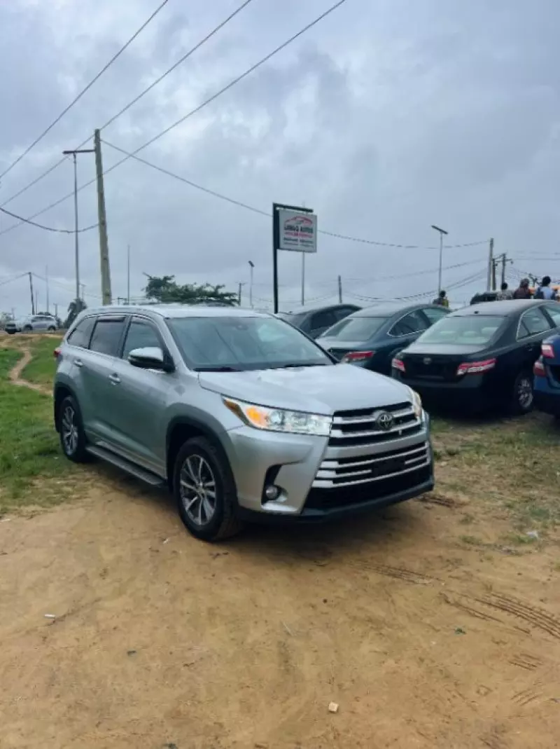 TOYOTA Highlander   - 2017