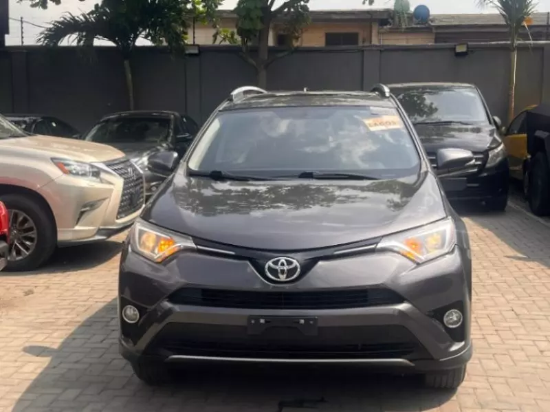 Toyota RAV4   - 2016