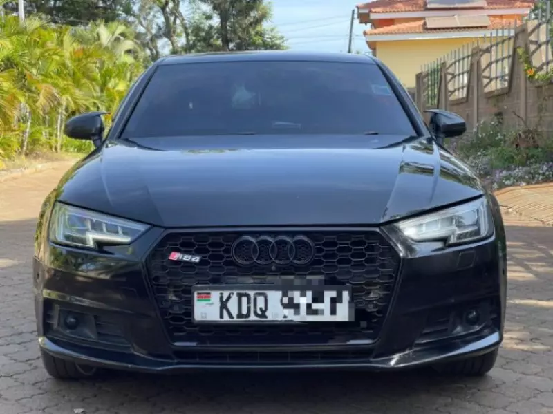 Audi A4   - 2017