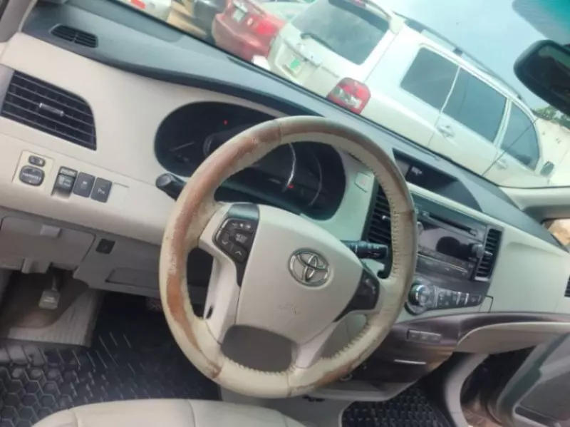 Toyota Sienna   - 2012