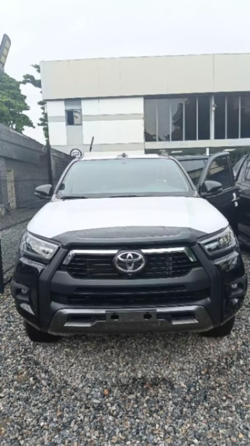 Toyota Hilux - 2025