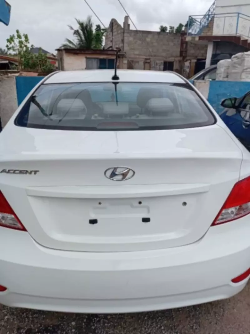 Hyundai Accent   - 2017