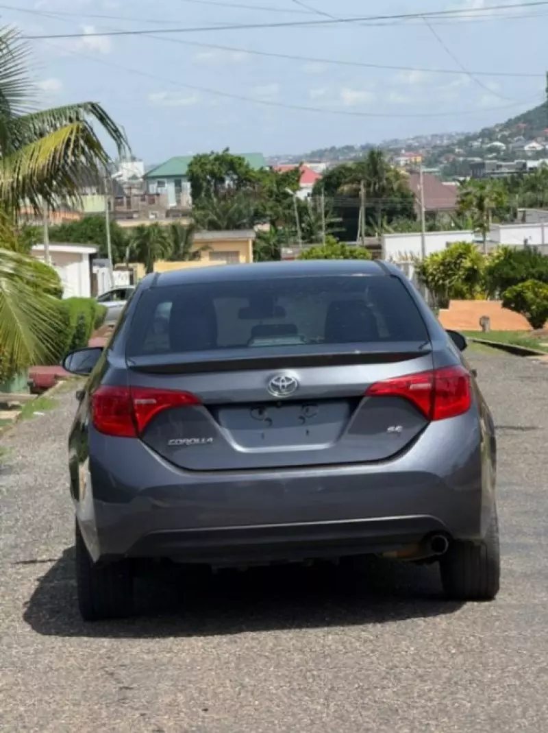 TOYOTA Corolla   - 2017