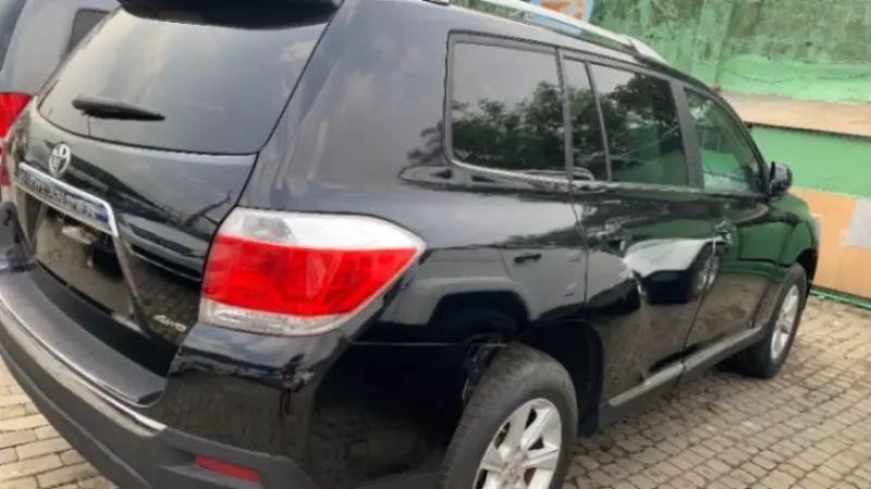 Toyota Highlander   - 2013