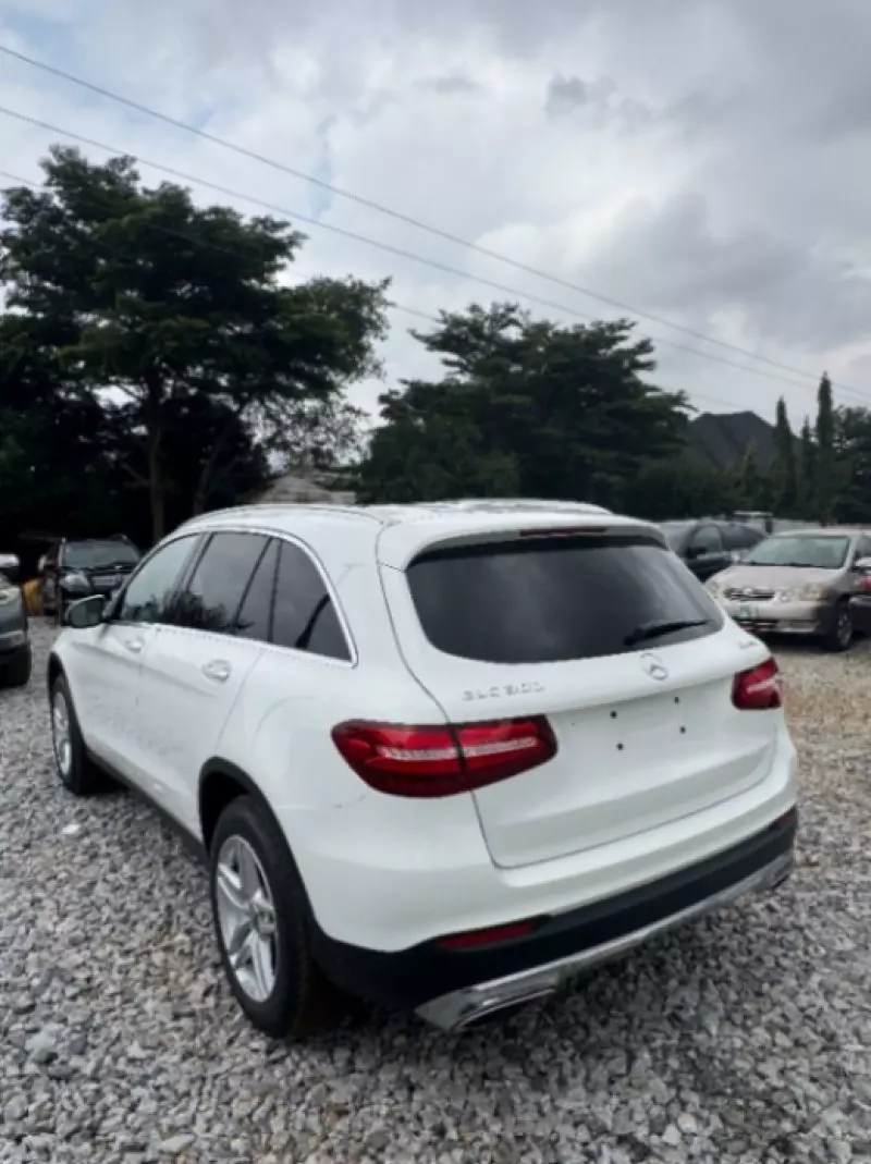 Mercedes-Benz GLC 300   - 2015