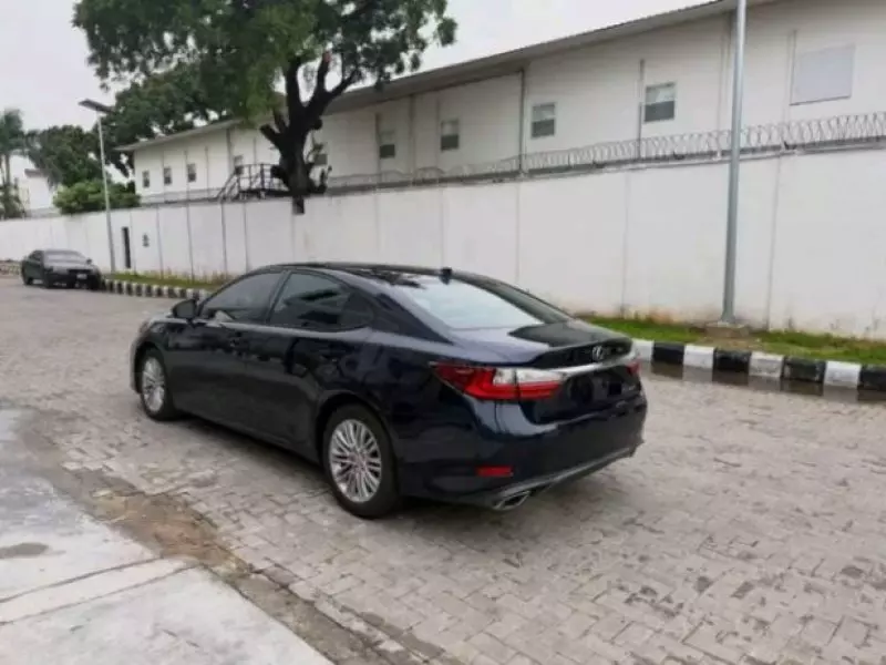 Lexus ES 350   - 2016