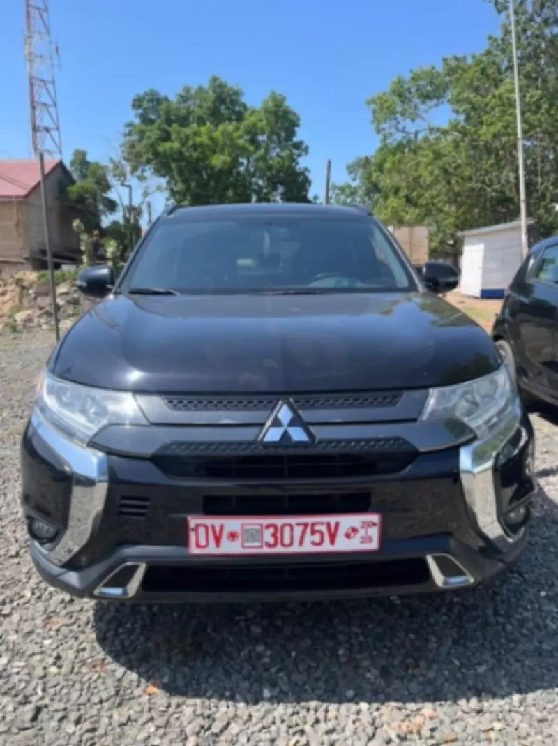 Mitsubishi OUTLANDER   - 2019