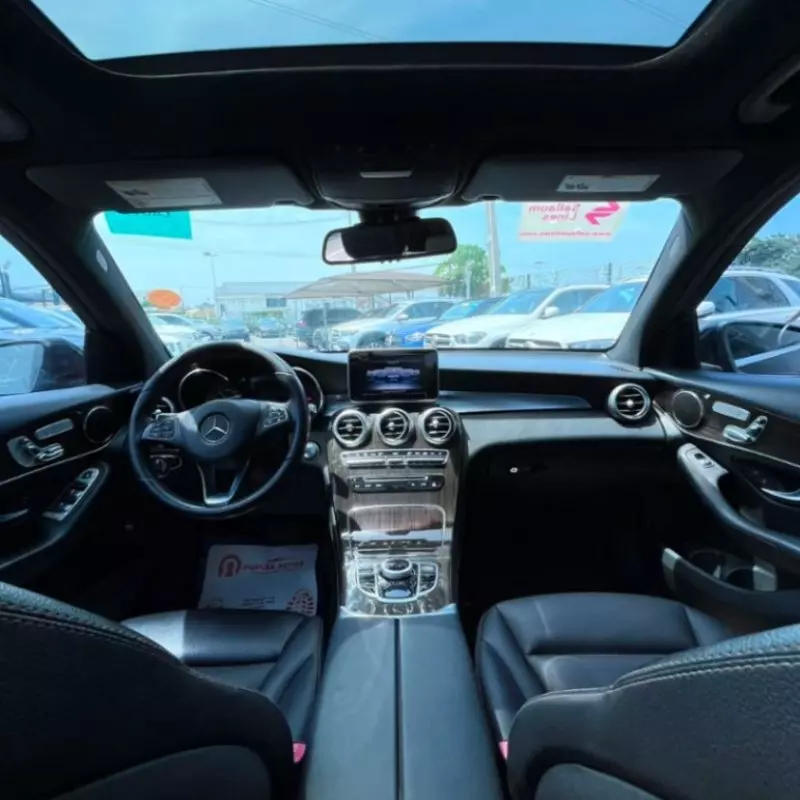 Mercedes-Benz GLC 300   - 2019