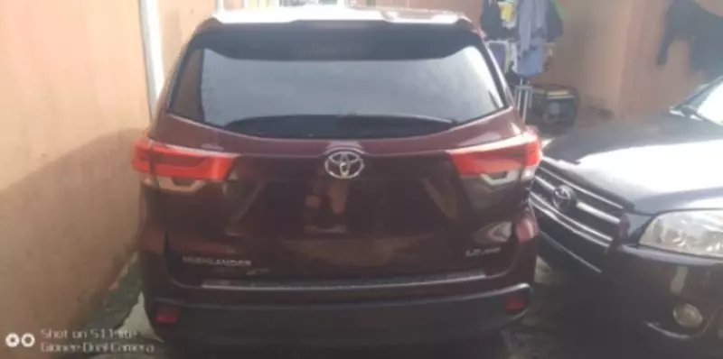 Toyota Highlander   - 2017