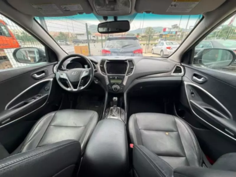 Hyundai Santa Fe   - 2015