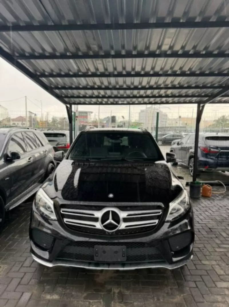 Mercedes-Benz GLE 400   - 2016