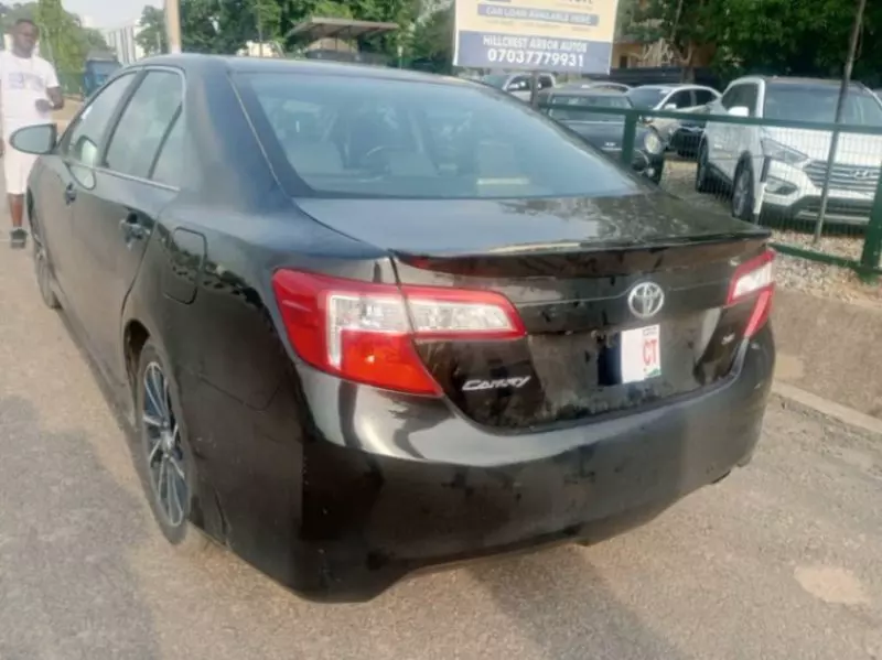 TOYOTA Camry - 2012