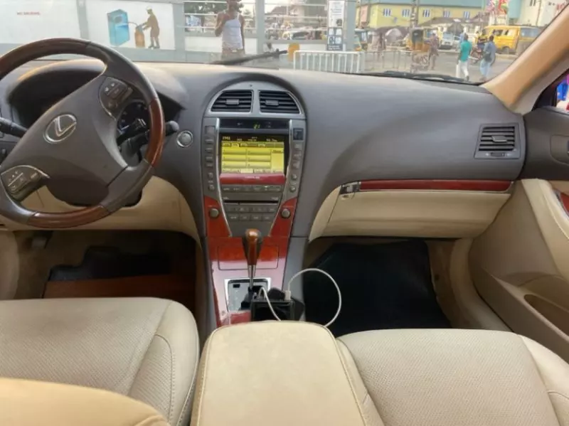 Lexus ES 350   - 2011