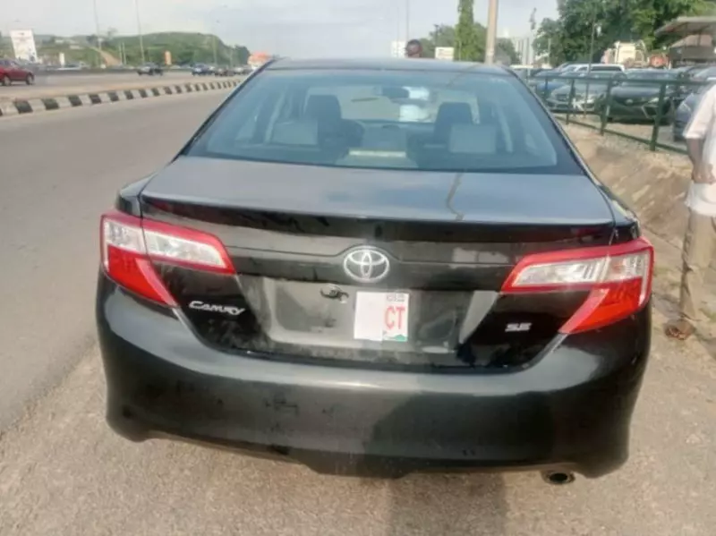TOYOTA Camry - 2012