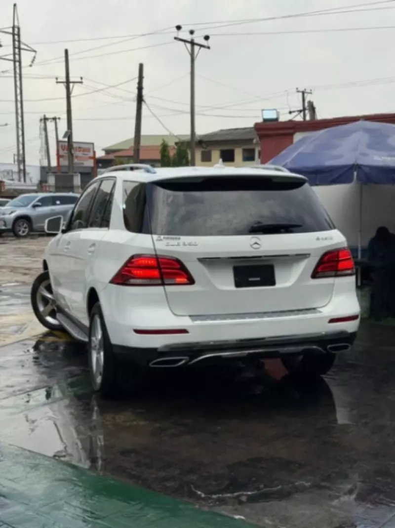 Mercedes-Benz GLE-Class   - 2017