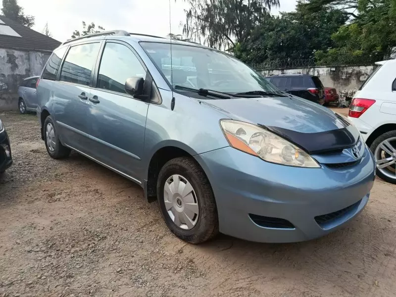 Toyota Sienna   - 2006