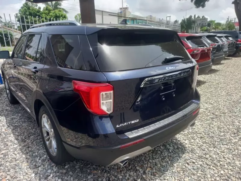 Ford Explorer   - 2022