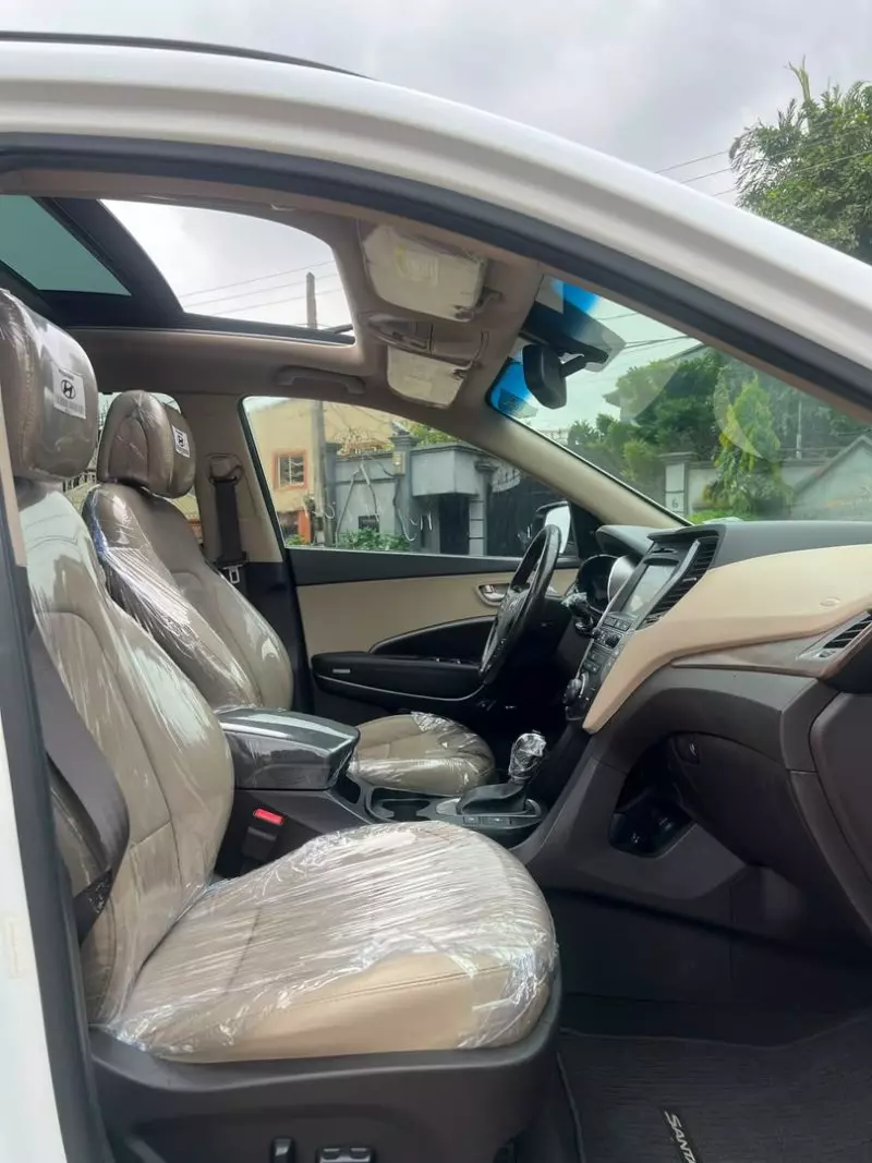 Hyundai Santa Fe   - 2018