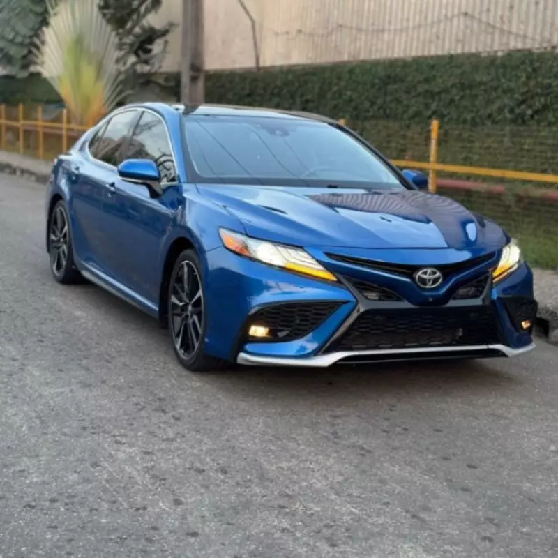Toyota Camry - 2018