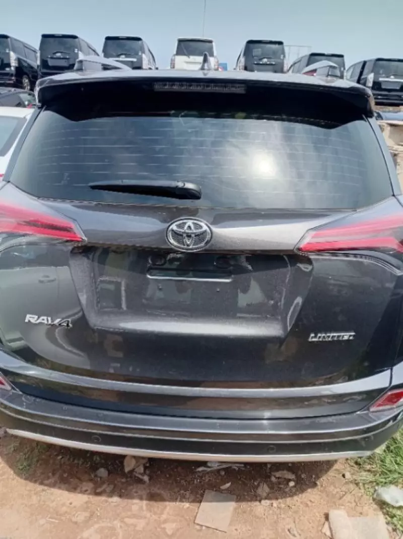 Toyota RAV 4   - 2021