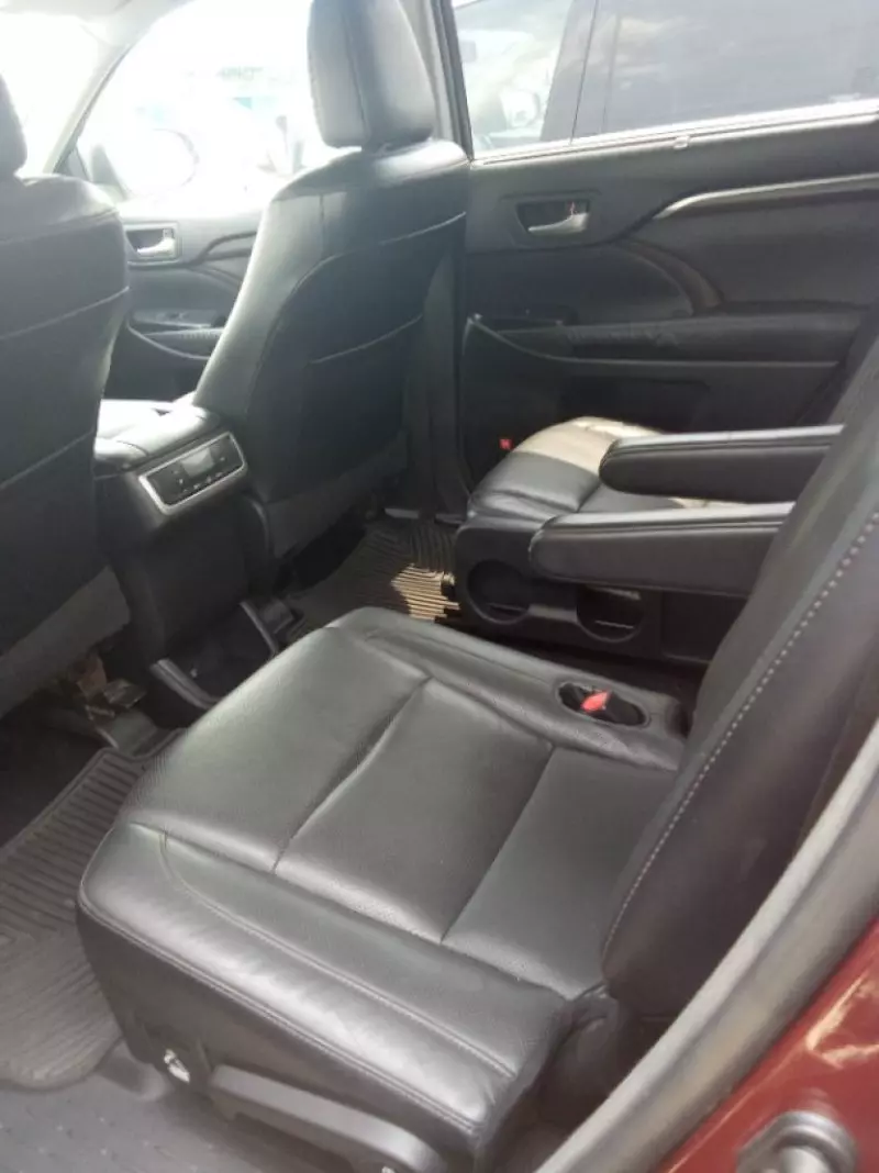 Toyota Highlander   - 2015