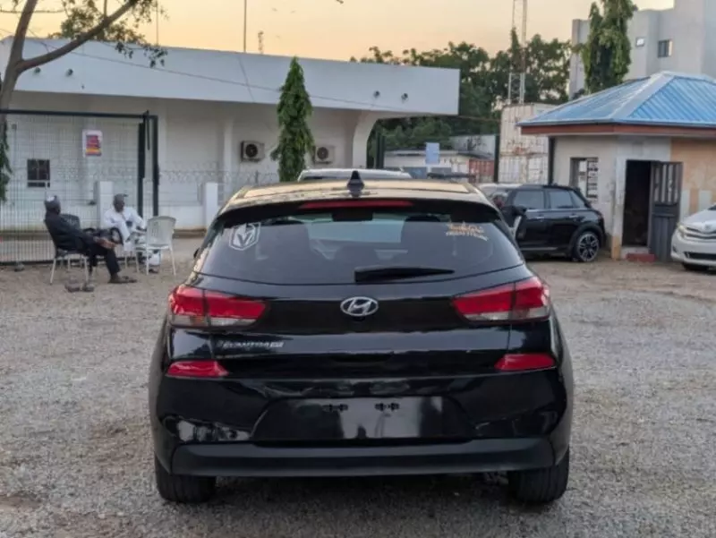 Hyundai Elantra GT   - 2019