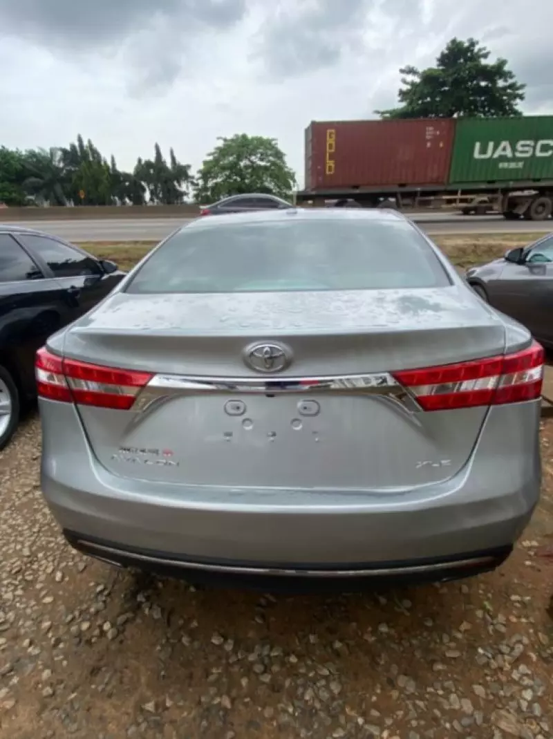 TOYOTA Avalon   - 2018