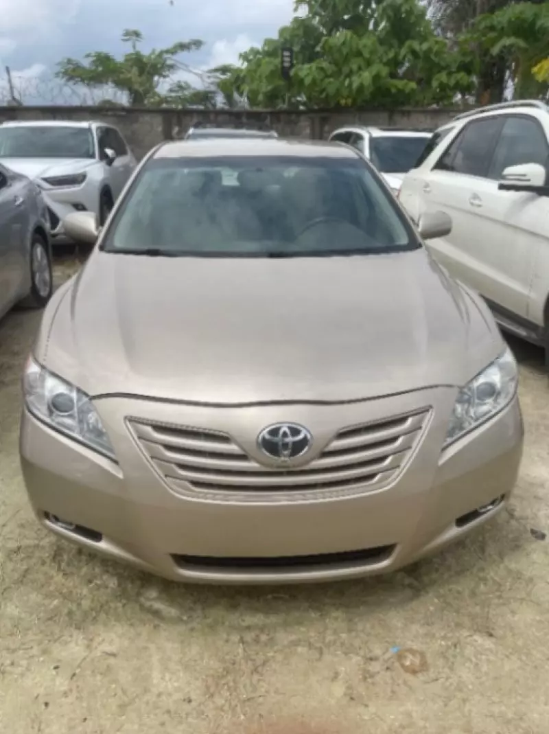 TOYOTA Camry   - 2009