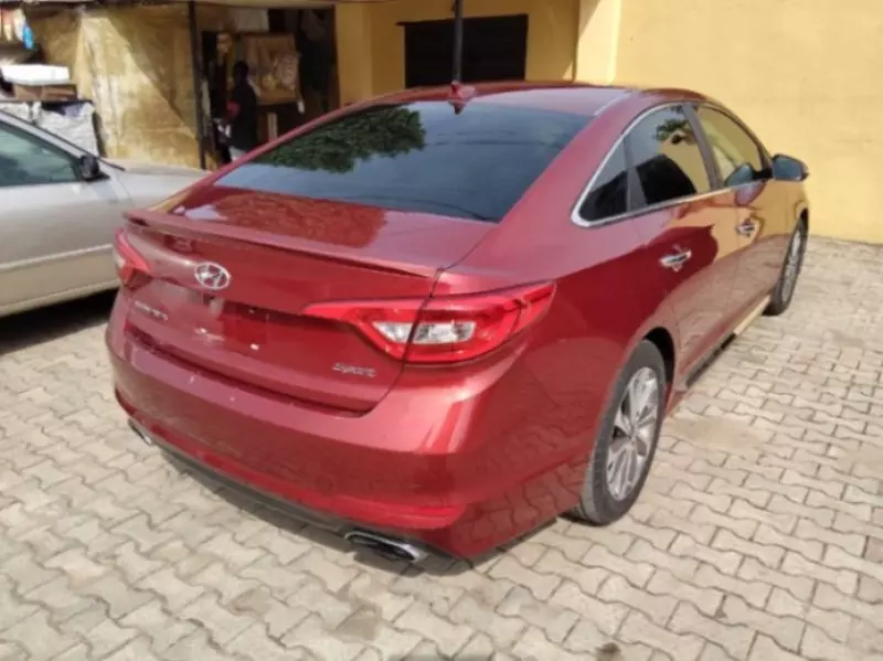 Hyundai Sonata   - 2015