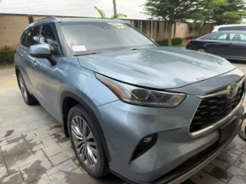 TOYOTA Highlander   - 2020