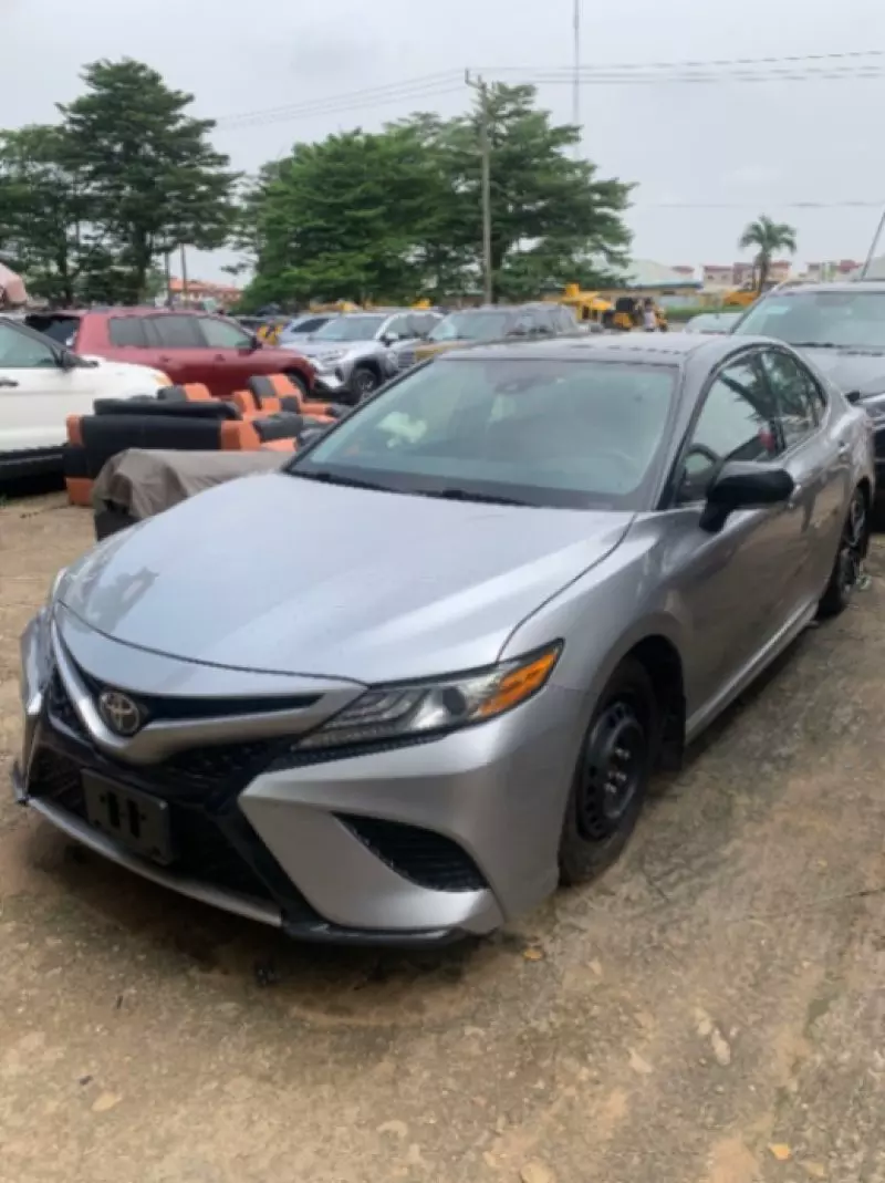 Toyota Camry   - 2019