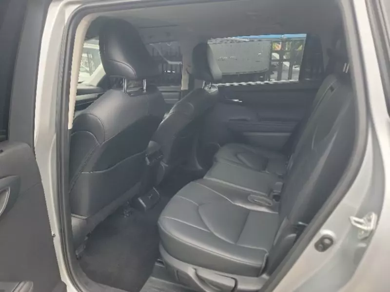 Toyota Highlander   - 2021