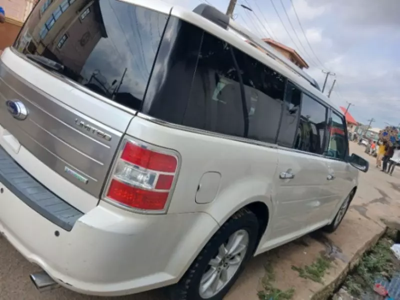 Ford Flex   - 2010