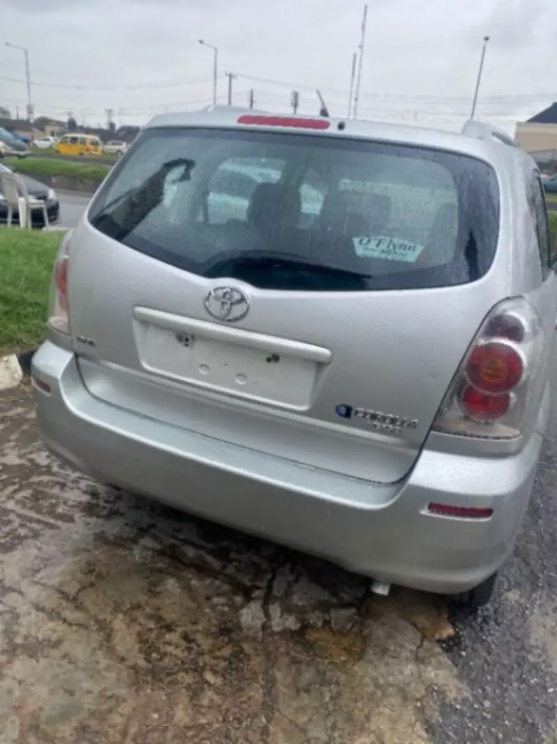 Toyota Corolla Verso   - 2006