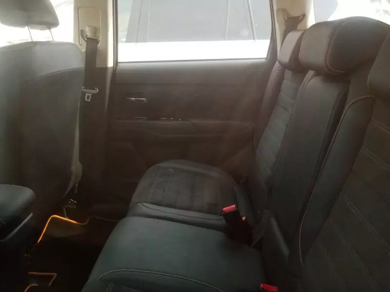 Mitsubishi OUTLANDER   - 2017