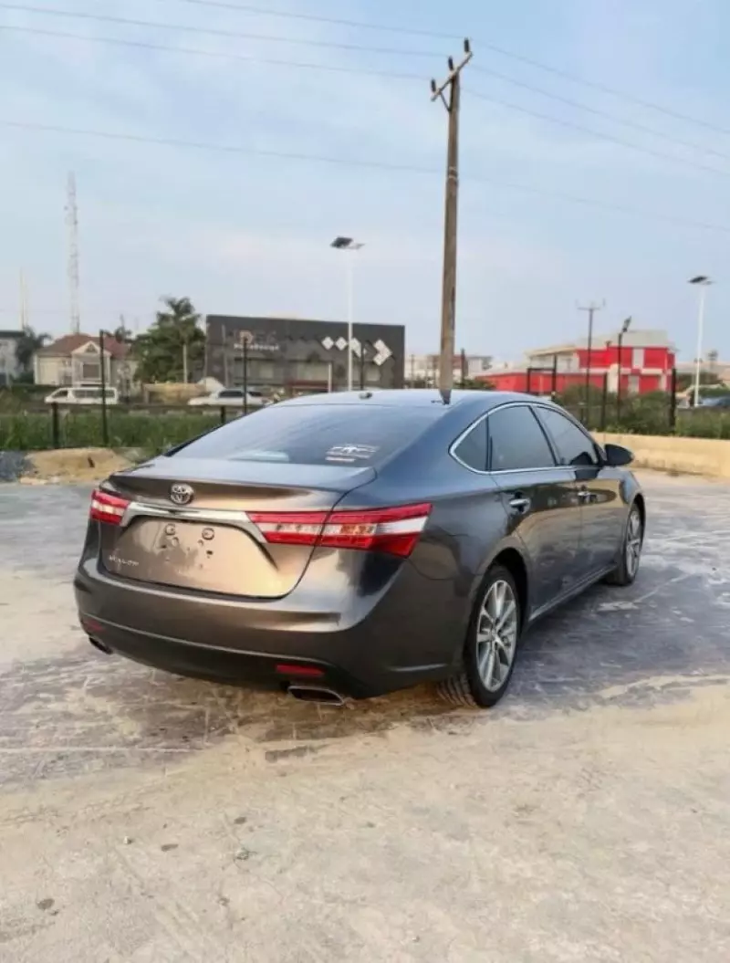 Toyota Avalon   - 2015