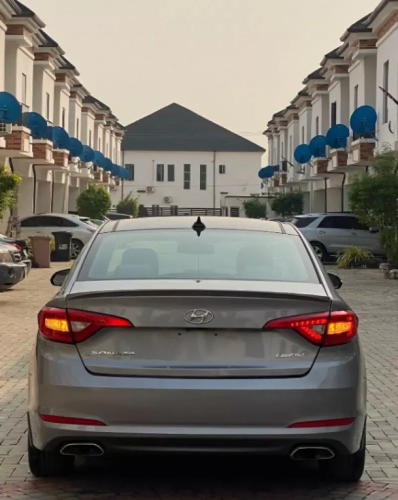Hyundai Sonata   - 2015
