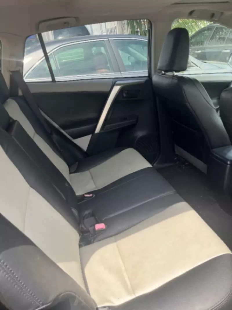 Toyota RAV 4   - 2012