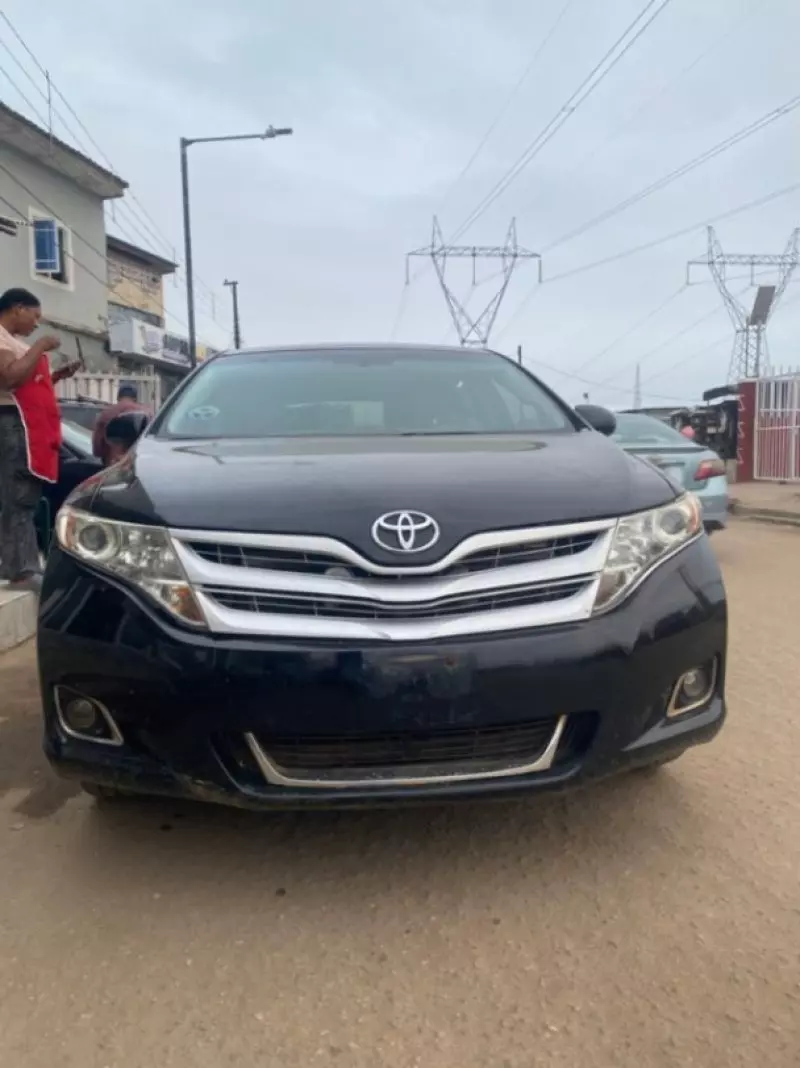 TOYOTA Venza   - 2010