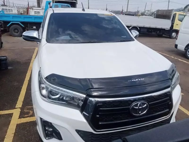 Toyota Hilux   - 2019