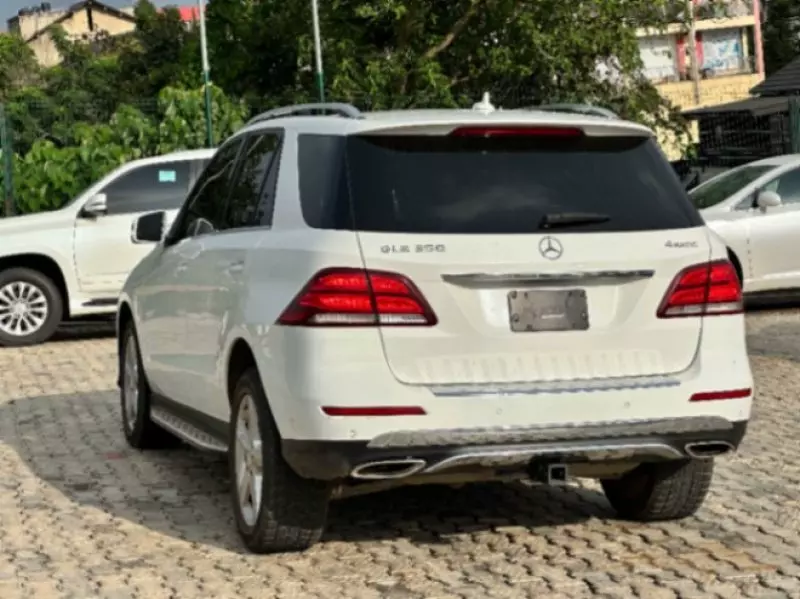 Mercedes-Benz GLE-Class   - 2016