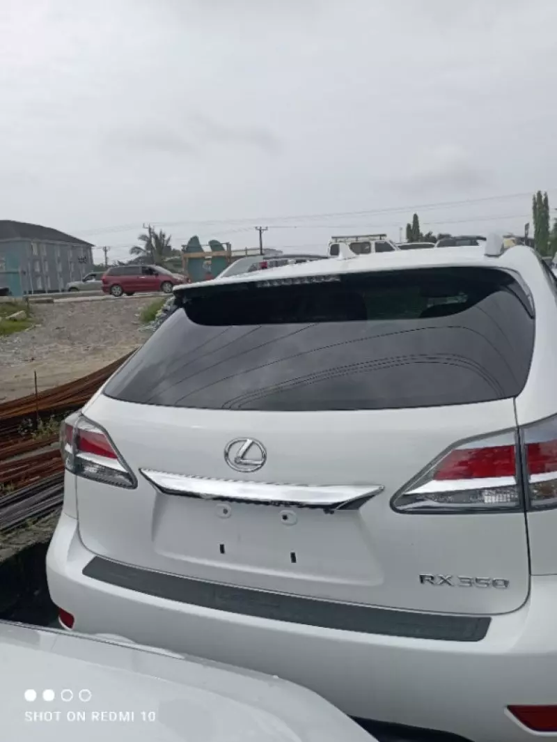 Toyota Lexus RX 350h   - 2015